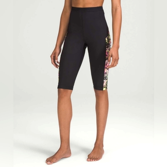 NWT Lululemon High-Rise Paddle  Crop Length Black Blossom Pink Multi Size 6 - Picture 6 of 16